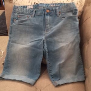 Skinny Bermuda Gap Shorts